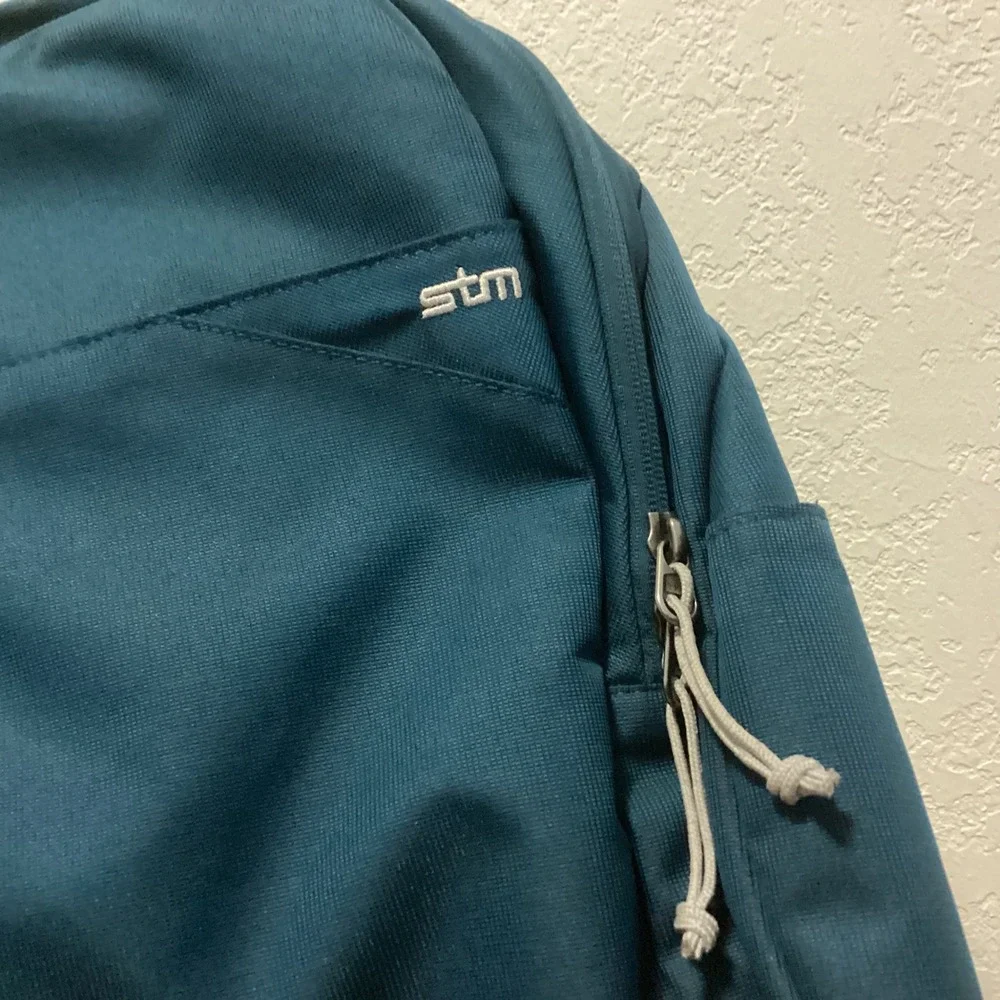 STM Laptop Backpack Unisex OS Teal Blue Padded Sleeve Tech Organizer Pocket